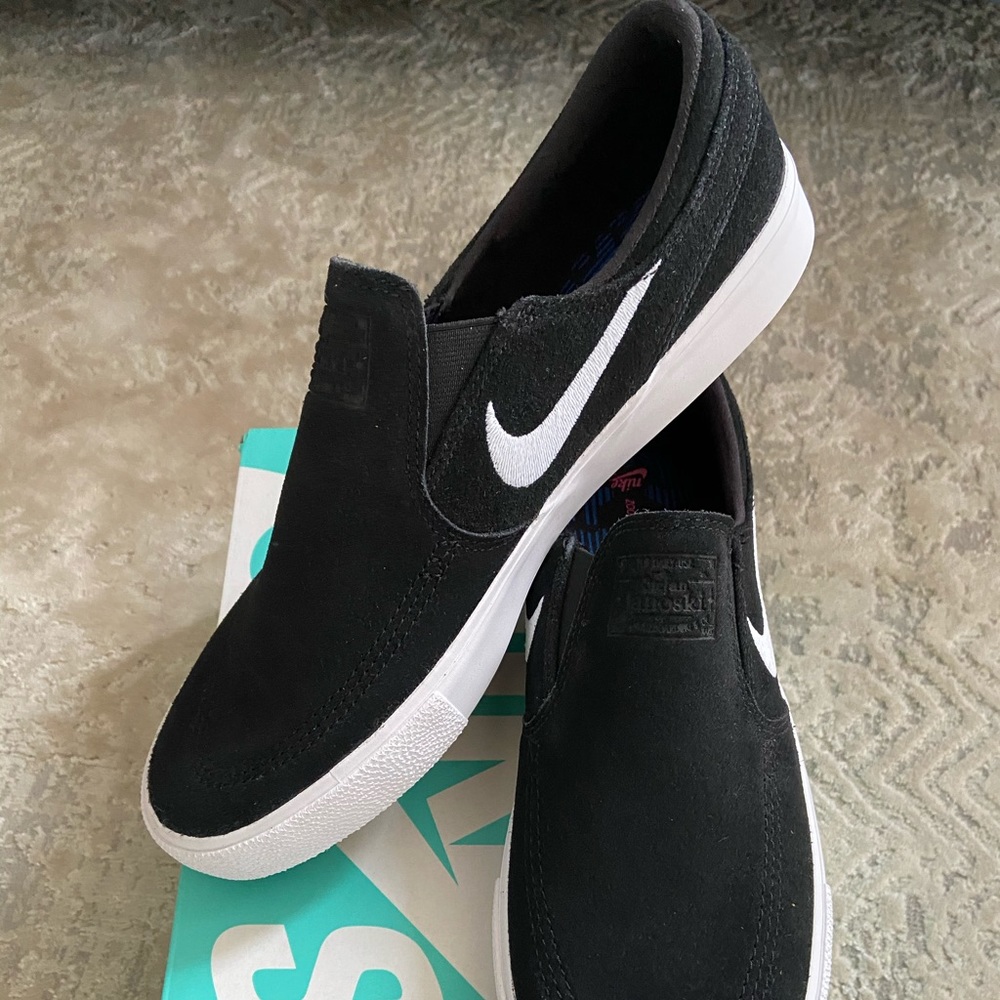 Nike Janoski Slip On’s